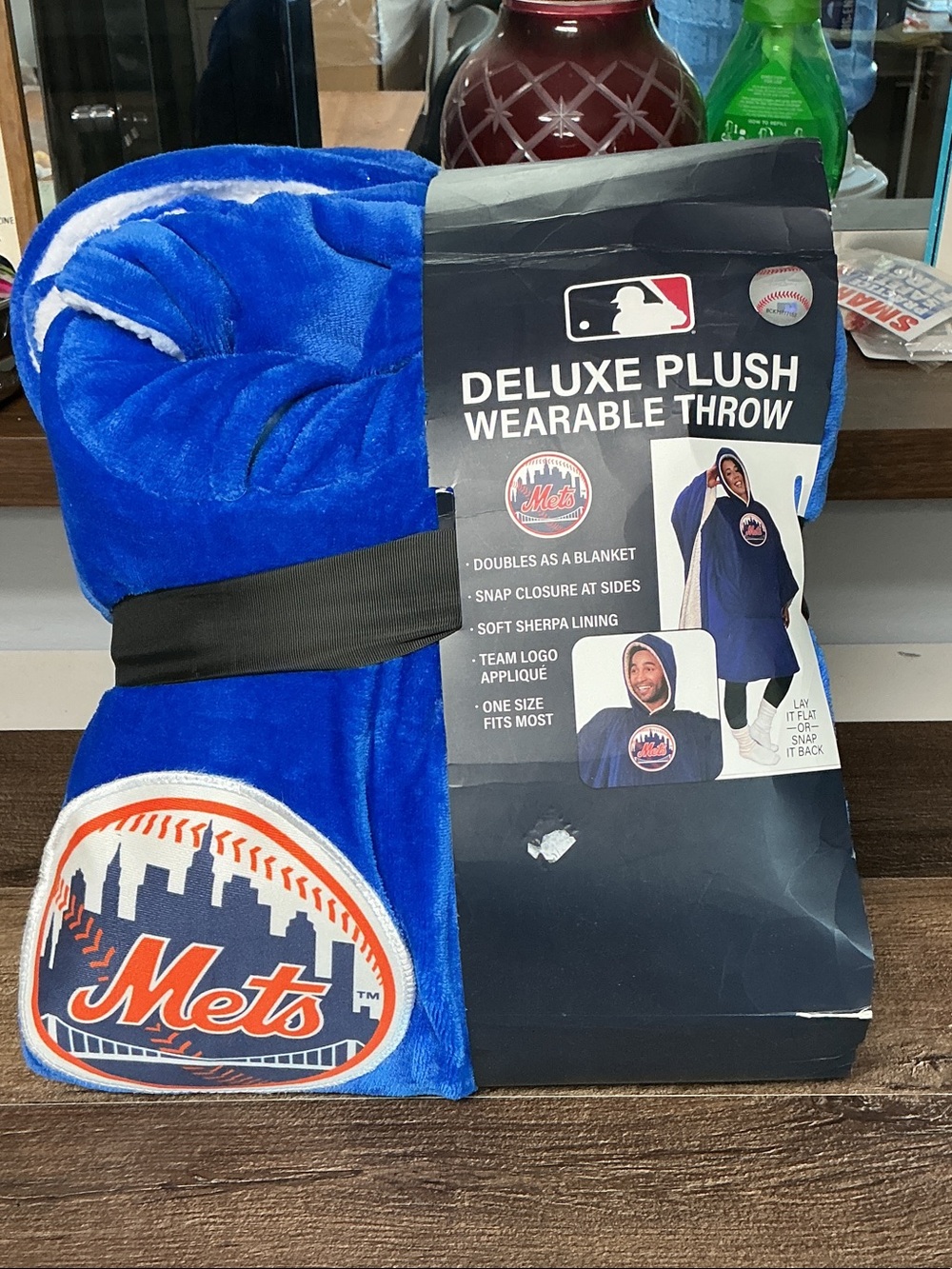 MLB New York Mets Blue Plush Wearable Throw
